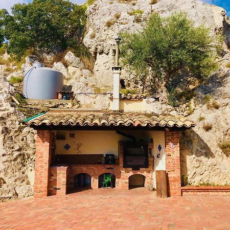 B&B Tenuta La Puntara กัลตานิสเซตตา ภายนอก รูปภาพ