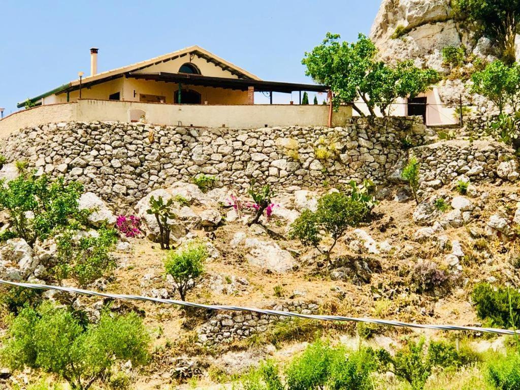 B&B Tenuta La Puntara กัลตานิสเซตตา ภายนอก รูปภาพ